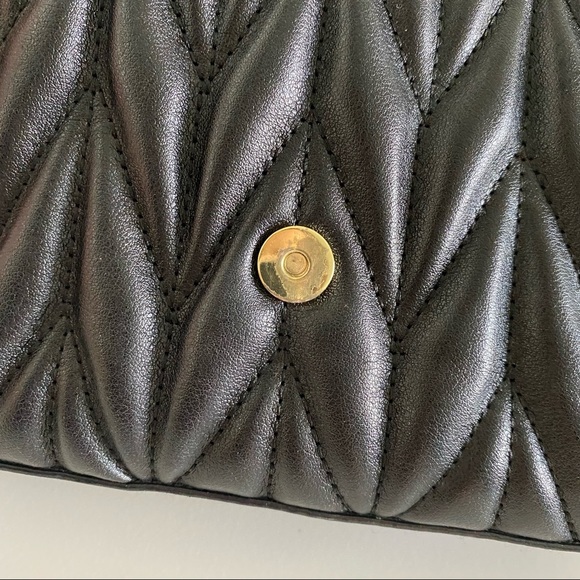 Victoria Secret Crossbody Chain Purse - Picture 8 of 10